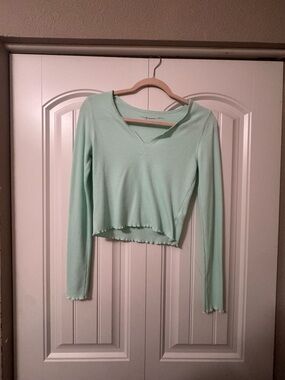 American Eagle Long-Sleeve Cropped Waffle Knit Top in Mint